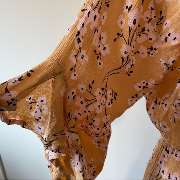 Billabong Boho Surf Crinkle Rayon Floral Dress Size Medium - Picture 5 of 9